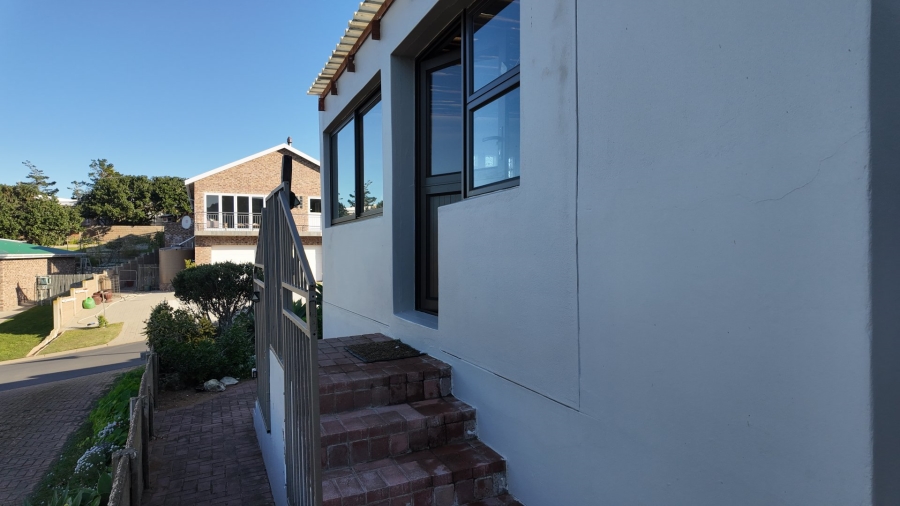 3 Bedroom Property for Sale in Stilbaai Wes Western Cape